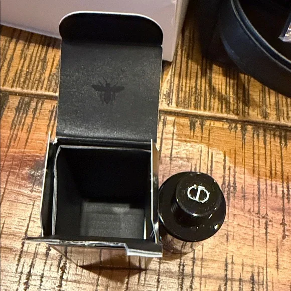 Dior Men's Black and Navy Toiletry Bag/SAUVAGE Mini parfum - Picture 8 of 16